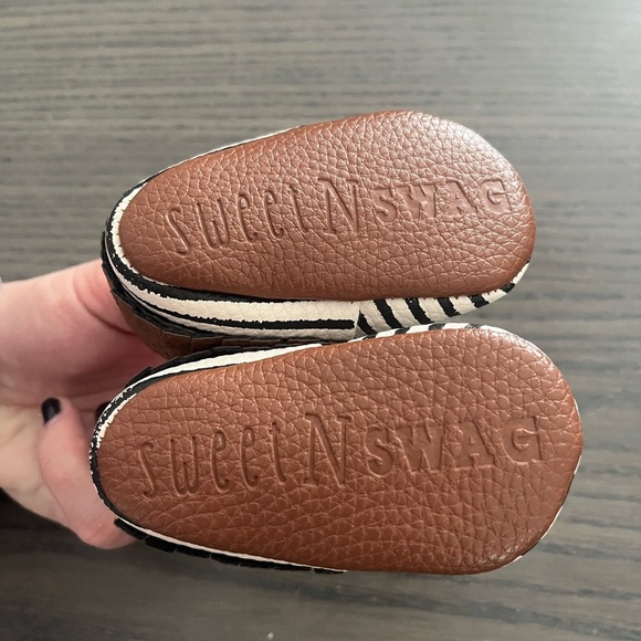 Sweet N Swag Baby fringe Moccasins 0-4 months (Size 1) NWOT - Picture 5 of 5